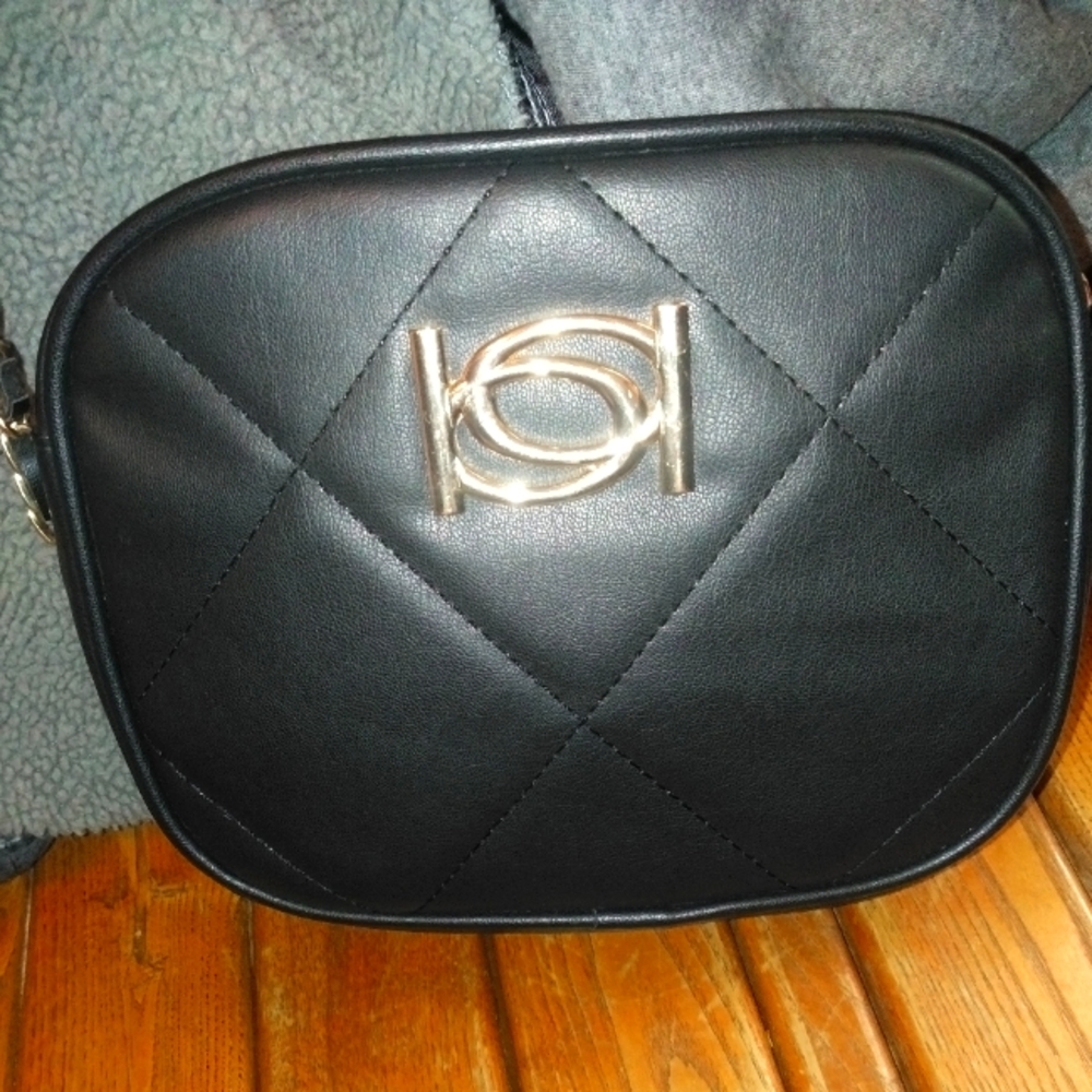 Bebe Black Quilted Crossbody Bag NWOT 8x6x1.5